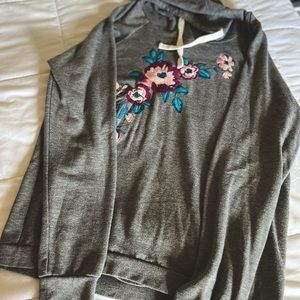 ~Grey Sweatshirt w/ Floral design~
